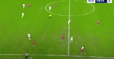 王东升拉人染黄,两黄变一红被罚下